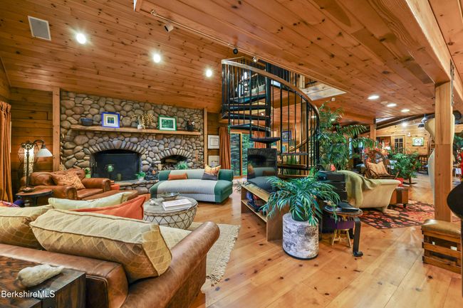 236 Surriner Rd, House other with 3 bedrooms, 3 bathrooms and null parking in Becket MA | Image 23