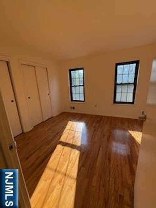 181 Long Hill Rd, Little Falls, NJ, 07424-2050 | Card Image