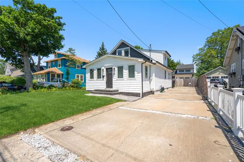 55 Cleveland St, Patchogue, NY, 11772-2815 | Card Image