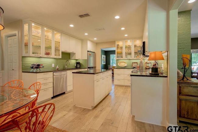 225 Texas Dr, House other with 4 bedrooms, 3 bathrooms and null parking in Hideaway TX | Image 14