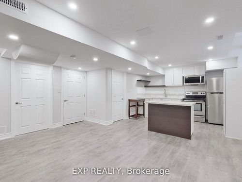 35 Perdita Rd, Brampton, ON, L6Y6B3 | Card Image