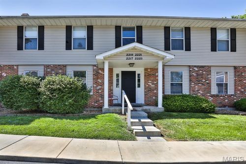 e-2223 Highland Hill Dr, Saint Peters, MO, 63376-2671 | Card Image