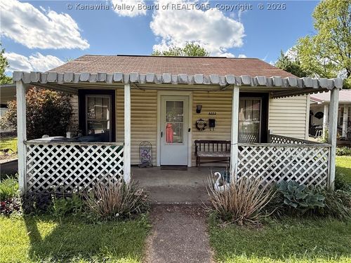 5223 Raven Dr, Charleston, WV, 25306-6244 | Card Image