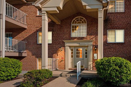 3318 Emerald Lakes Dr, Cincinnati, OH, 45211 | Card Image