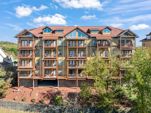 334-527 River Place Way, Sevierville, TN, 37862-5455 | Card Image