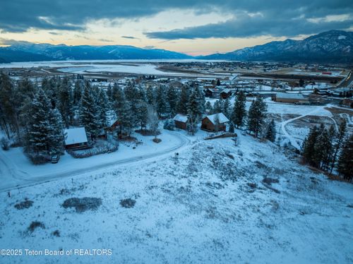 622 Grandview Dr, Alpine, WY, 83128 | Card Image