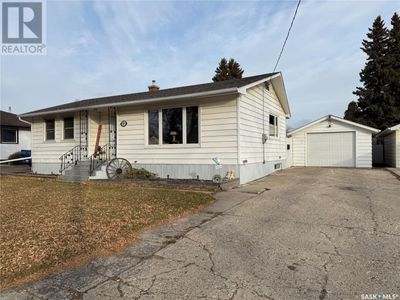 251 5 Th Ave N, House other with 3 bedrooms, 2 bathrooms and null parking in Yorkton SK | Image 1