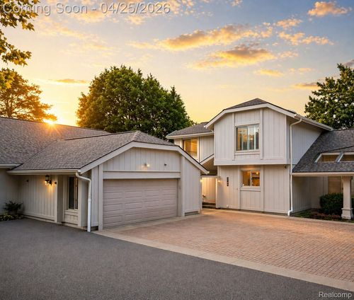 1795 Golf Ridge Dr, Bloomfield Hills, MI, 48302-1719 | Card Image