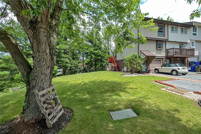 301 Holland Ct, Townhouse with 2 bedrooms, 2 bathrooms and 1 parking in Coraopolis PA | Image 35