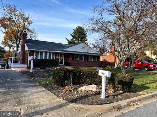 8921 N Westland Dr, GAITHERSBURG, MD, 20877-1203 | Card Image