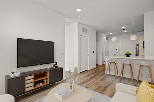 404-6324 N Lamar Boulevard, Austin, TX, 78752 | Card Image