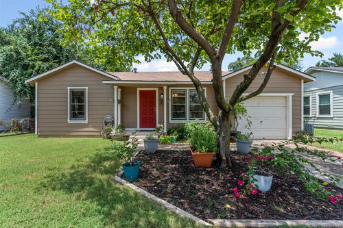 435 Harrison Ln, Hurst, TX, 76053-6717 | Card Image