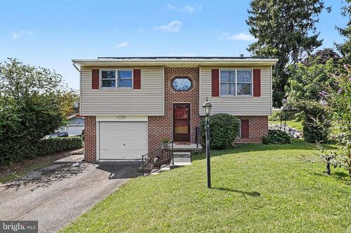 1 Cherry Ave, MARIETTA, PA, 17547-1325 | Card Image