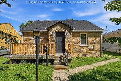 631 Chestnut St, Kenova, WV, 25530-1508 | Card Image