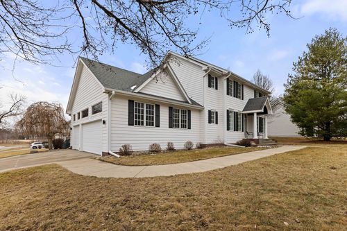 8324 Chambery Blvd, Johnston, IA, 50131-8726 | Card Image