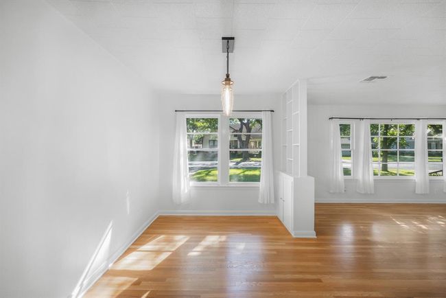 628 S Madison St, House other with 2 bedrooms, 2 bathrooms and 1 parking in La Grange TX | Image 7