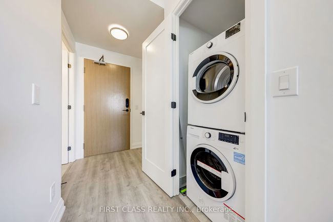 904 - 2369 Danforth Ave, Condo with 2 bedrooms, 2 bathrooms and null parking in Toronto ON | Image 11