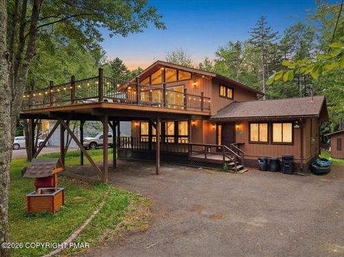 353 Scotch Pine Dr, Pocono Summit, PA, 18346-7633 | Card Image