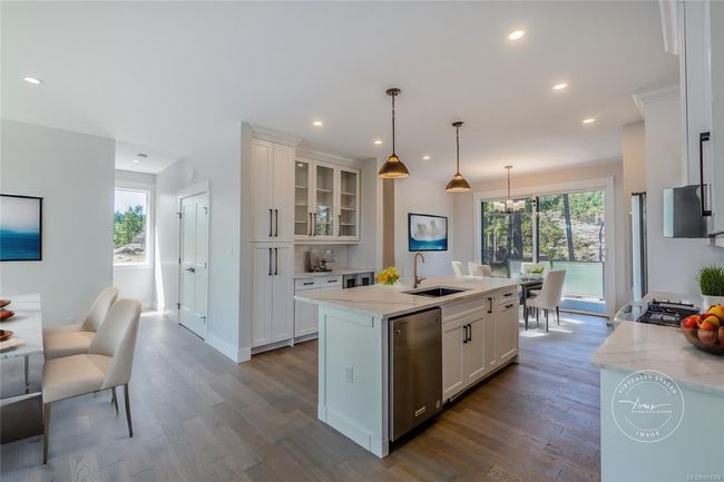 109 - 1217 Manzanita Pl, House other with 4 bedrooms, 4 bathrooms and 4 parking in Nanaimo BC | Image 5