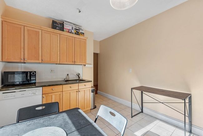 APT-33 - 1666 Commonwealth Ave, Condo with 1 bedrooms, 1 bathrooms and null parking in Boston MA | Image 11