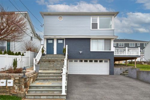 102 Lincoln Ave E, West Harrison, NY, 10604-2135 | Card Image