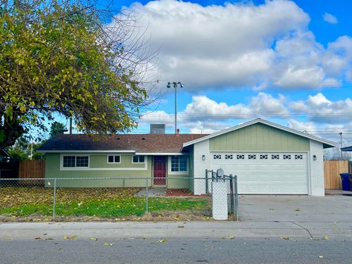 188 E Citrus Dr, Farmersville, CA, 93223-1004 | Card Image