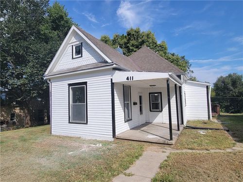 411 Blake St, Saint Joseph, MO, 64504-1252 | Card Image