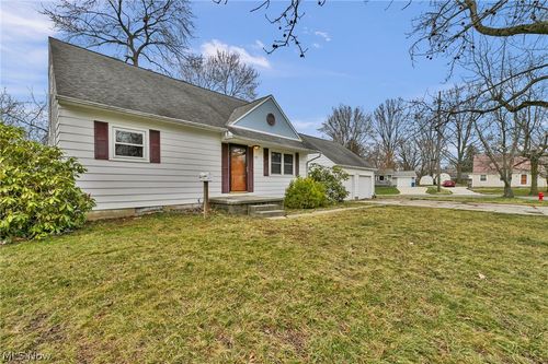 832 Harold Ave, Kent, OH, 44240-2133 | Card Image