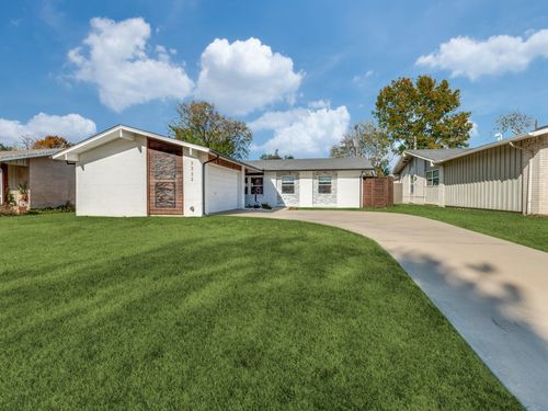 3333 High Lark Dr, Dallas, TX, 75234-2718 | Card Image