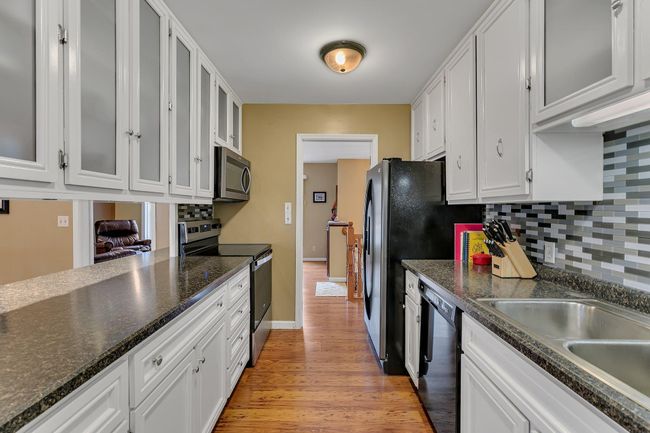Ample kitchen cabinet and countertop space! | Image 5