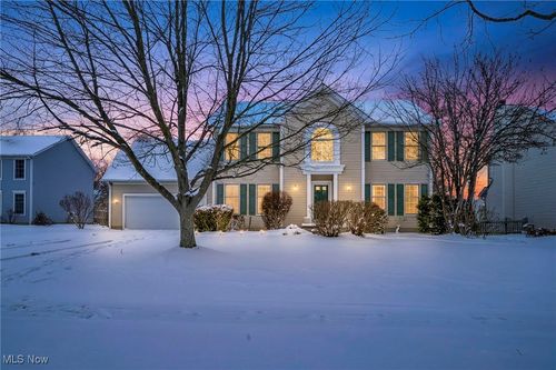 221 Newfield Circle, Medina, OH, 44256 | Card Image