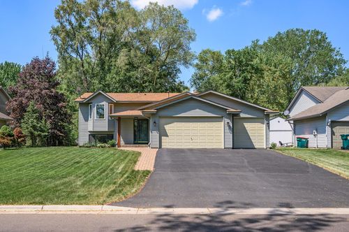 8628 Davenport St Ne, BLAINE, MN, 55449-4225 | Card Image