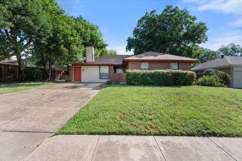 2305 Gilbert Cir, Arlington, TX, 76010-2210 | Card Image