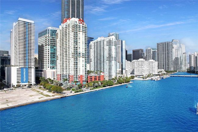 APT-704 - 1155 Brickell Bay Dr, Condo with 3 bedrooms, 2 bathrooms and null parking in Miami FL | Image 4