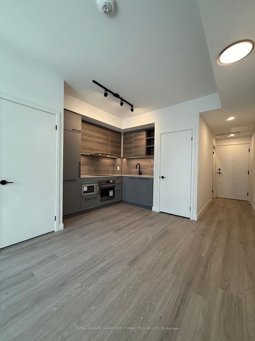 531-1050 Eastern Ave, Toronto, ON, M4L0B7 | Card Image