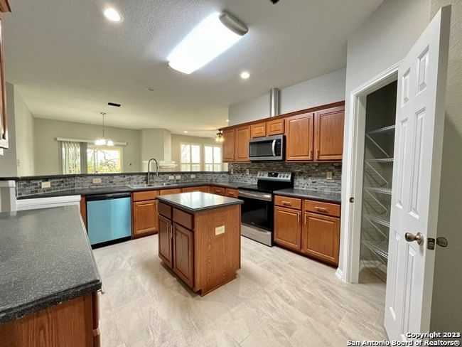 1901 Walter Raleigh, House other with 3 bedrooms, 2 bathrooms and null parking in Windcrest TX | Image 6