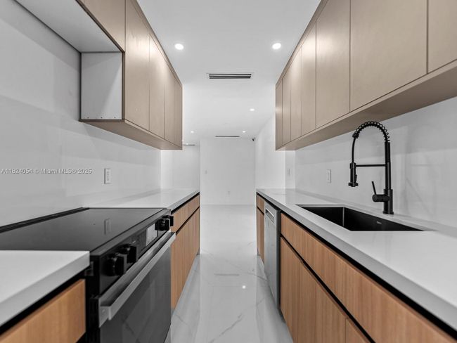 1007 Citrus Isle, House other with 4 bedrooms, 3 bathrooms and null parking in Fort Lauderdale FL | Image 39