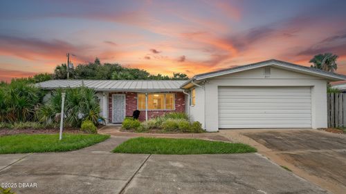 3011 N Oleander Ave, Daytona Beach, FL, 32118-3116 | Card Image