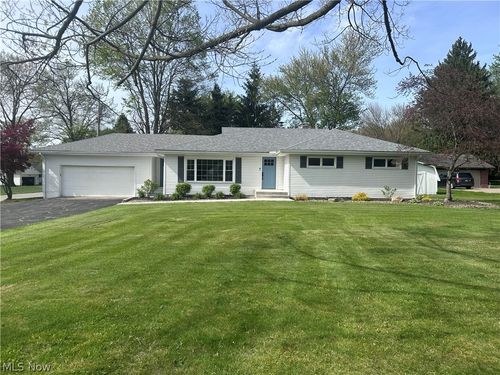 8815 King Graves Rd Ne, Warren, OH, 44484-1120 | Card Image