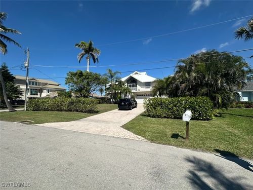 405 Cristobal St, NAPLES, FL, 34113-8618 | Card Image