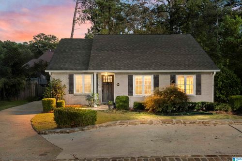 3769 Glass Dr, Vestavia, AL, 35223-2839 | Card Image