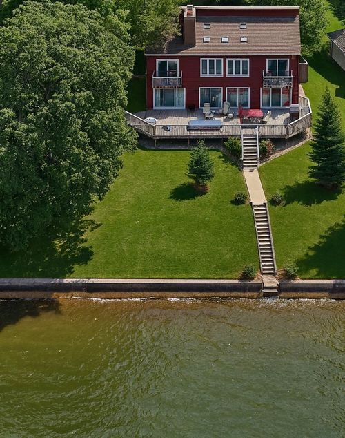 3321 N Bayview Ln, Mchenry, IL, 60051-7302 | Card Image