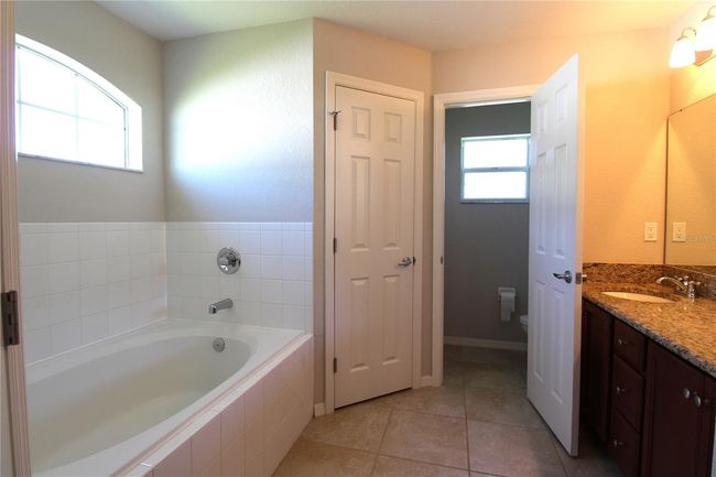 Primary Bathroom | Image 8