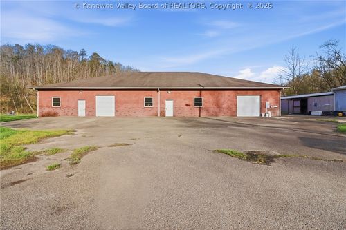 589 Adkins Branch Rd, Saint Albans, WV, 25177-8763 | Card Image