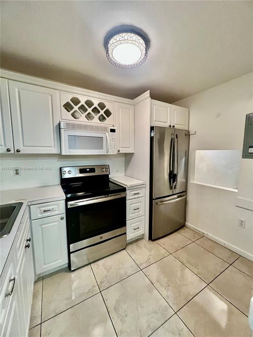 apt-112-8460 Sunrise Lakes Blvd, Sunrise, FL, 33322-1530 | Card Image