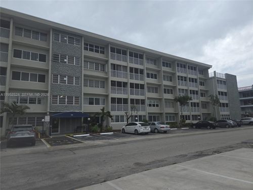apt-503h-330 Se 2nd St, Hallandale Beach, FL, 33009-5658 | Card Image