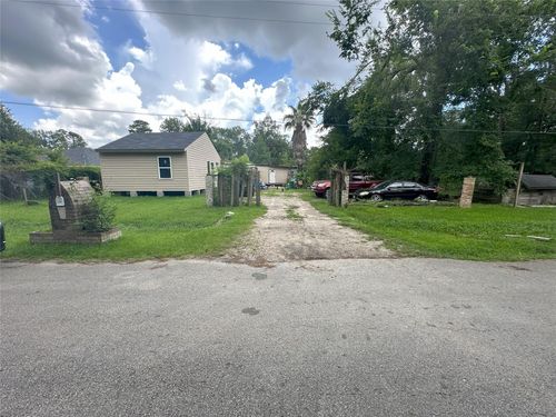 19795 Live Oak N, New Caney, TX, 77357-6953 | Card Image