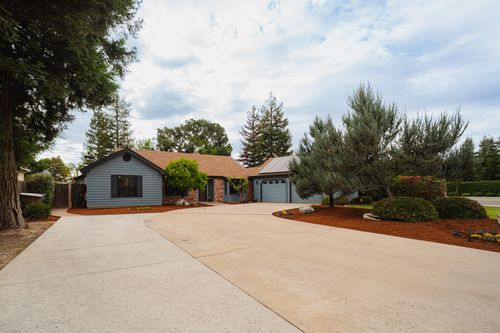 1265 N Margaret St, Tulare, CA, 93274-2163 | Card Image