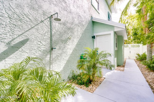 OUT DOOR SHOWER | Image 46