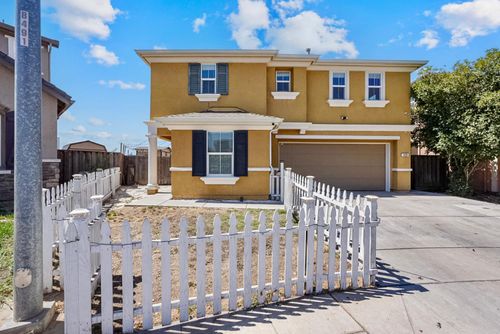 1026 Papaya St, Madera, CA, 93638-9320 | Card Image